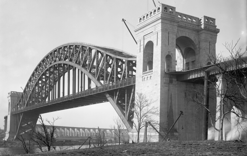 1103px-Hell Gate Bridge ca 1917